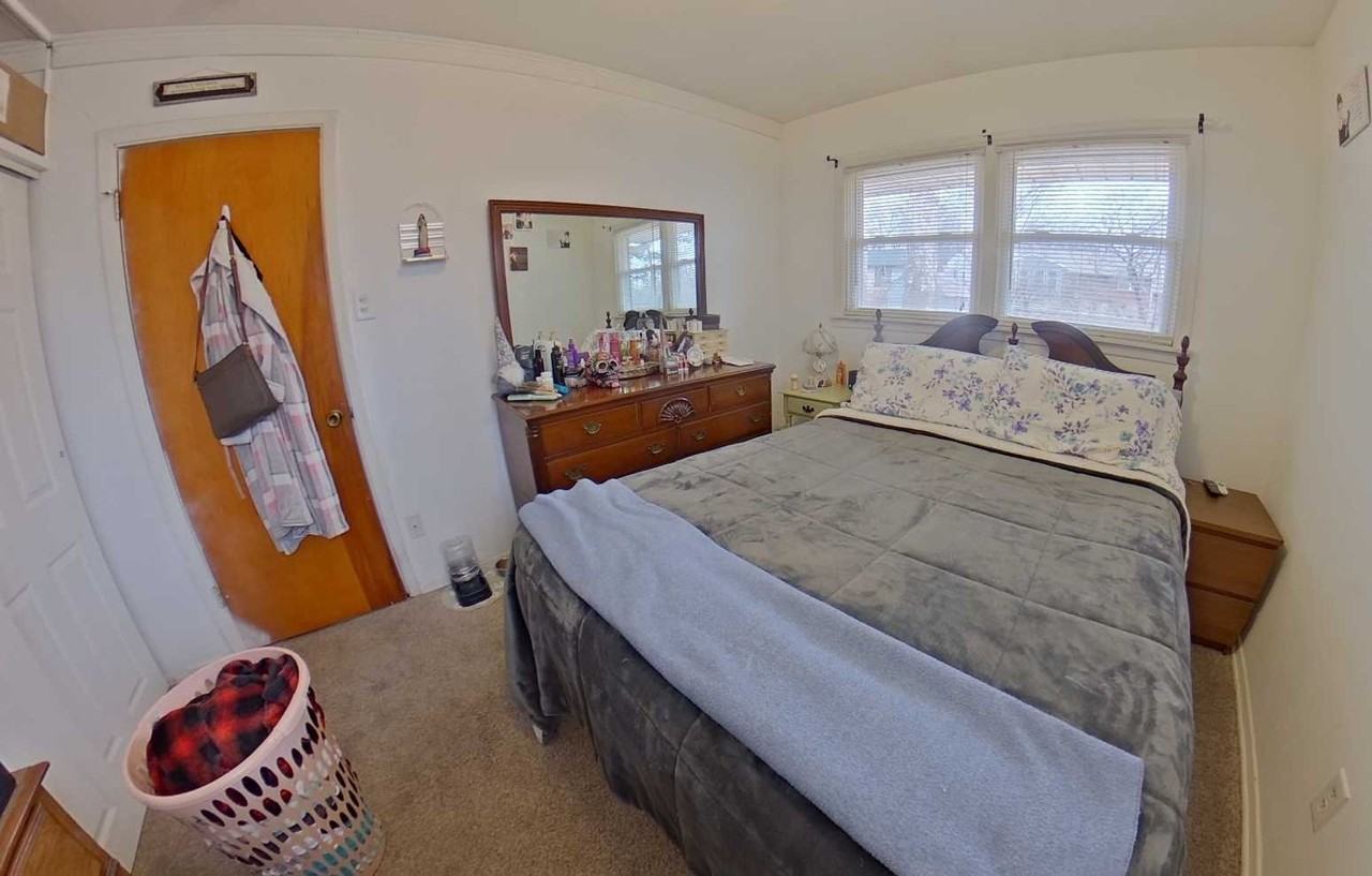 1408 Hartford Rd - Photo 5 of 9