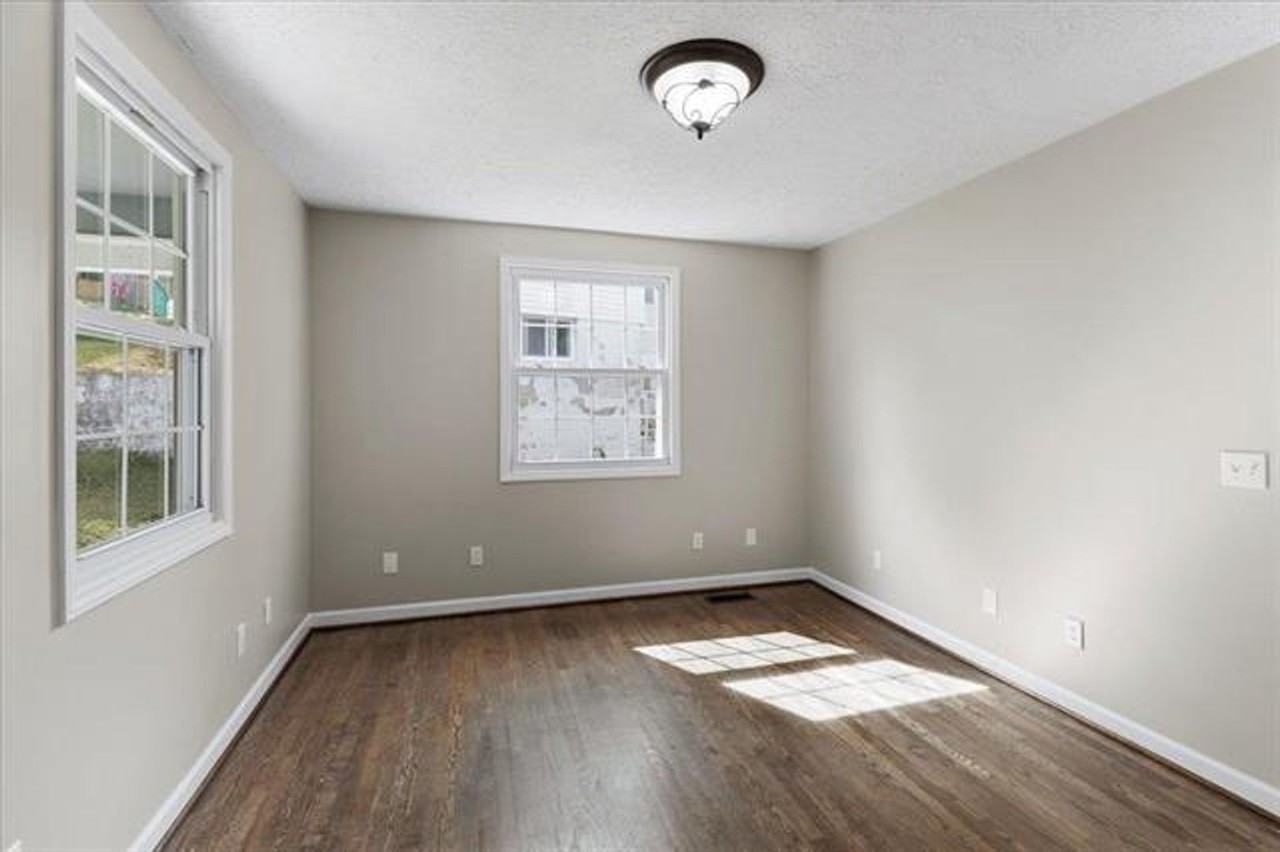 120 Monroe St - Photo 5 of 25