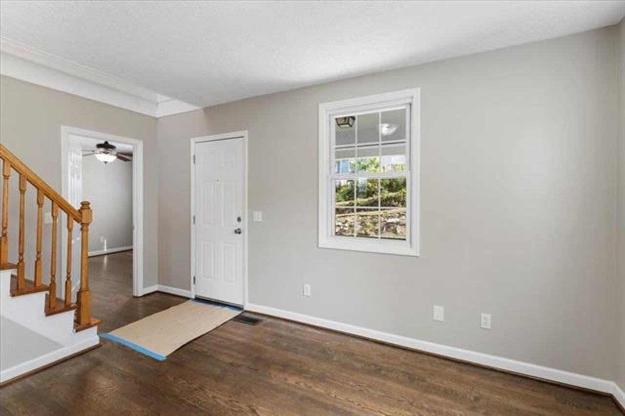 120 Monroe St - Photo 6 of 25