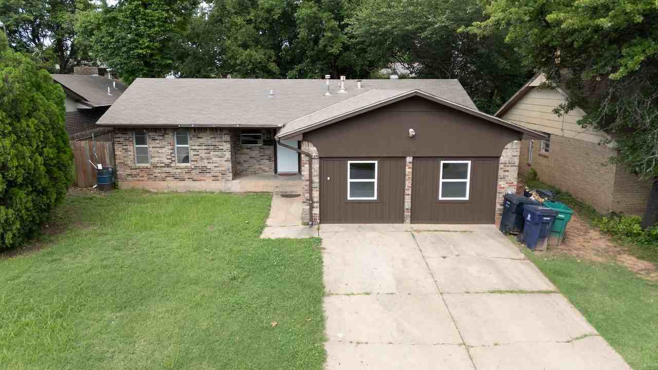 5017 S Briarwood Dr - Photo 4 of 25