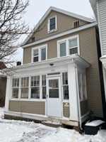 featured image of 1112 E 6th St