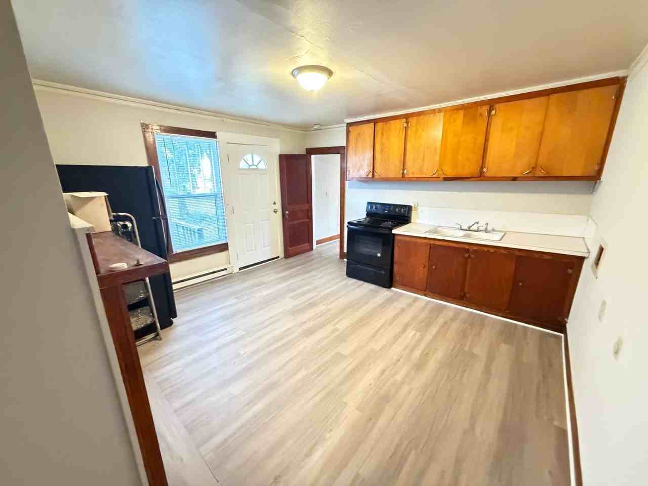 704 W 8th St Apt A - Photo 4 of 13