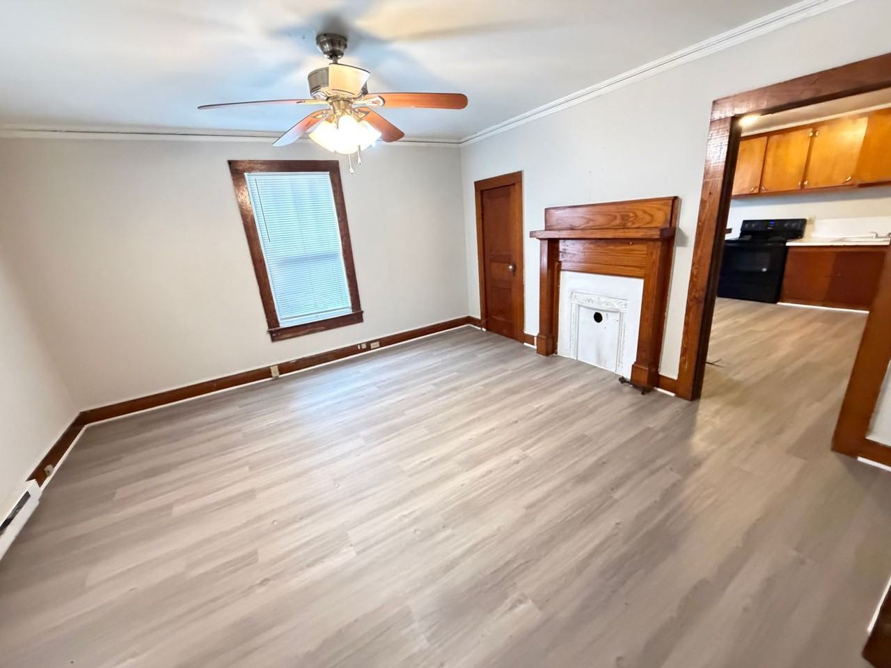 704 W 8th St Apt A - Photo 7 of 13