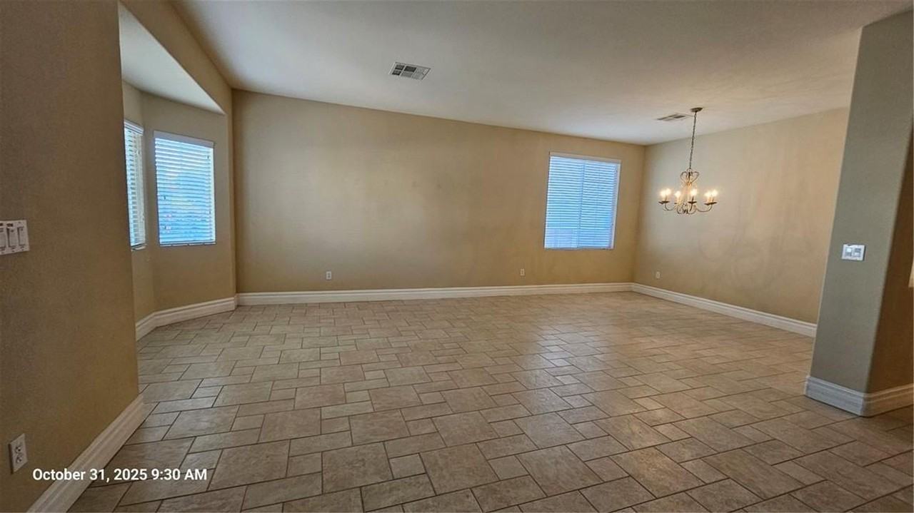 4251 Livorno Ave - Photo 3 of 28