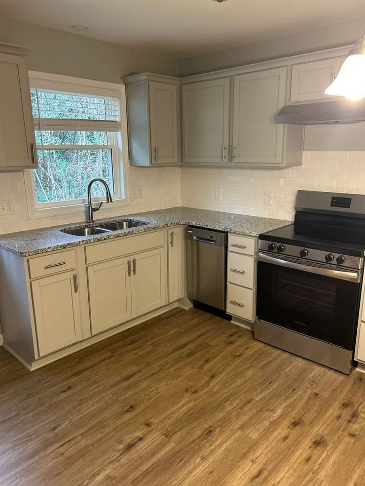 128 Turner St - Photo 5 of 10