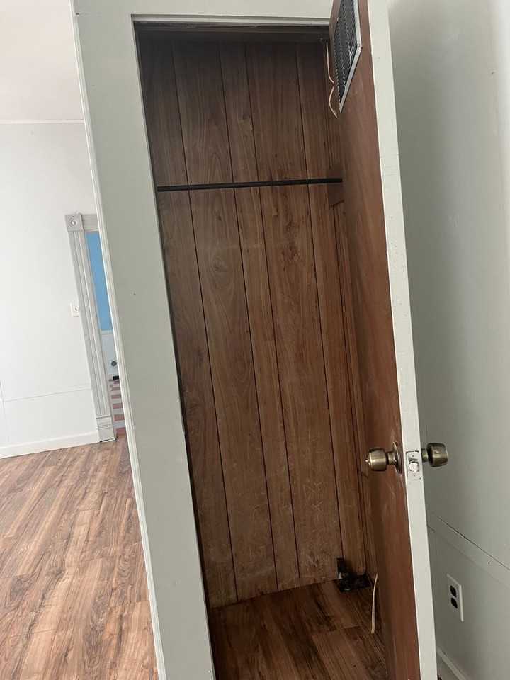 121 W Kansas St - Photo 4 of 17