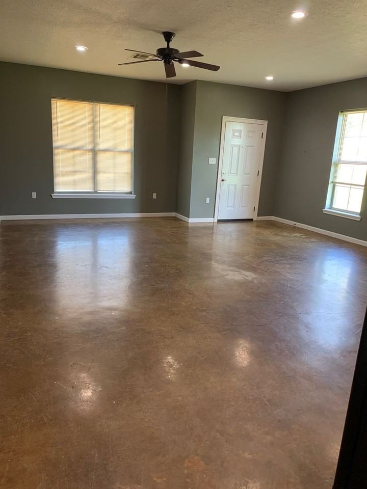 2715 Deaton St #A - Photo 4 of 11