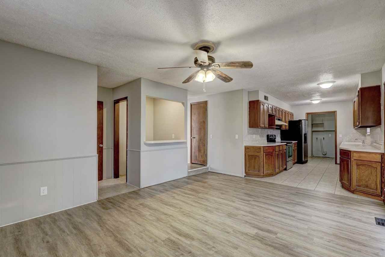 1300 Winnipeg Dr - Photo 5 of 20