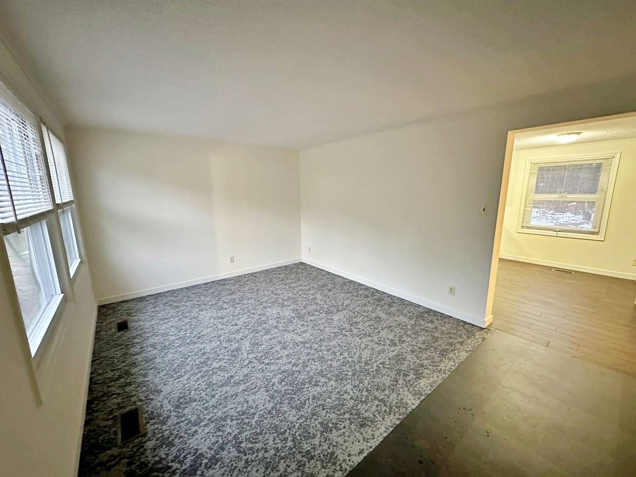 5207 Thornington Dr - Photo 6 of 29