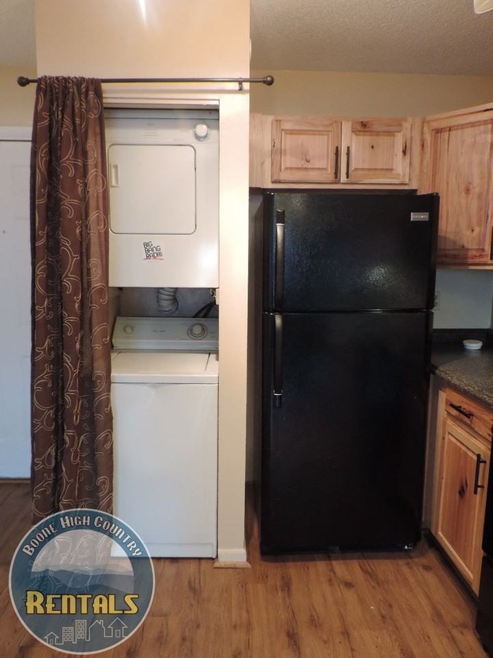 229 E King St - Photo 5 of 13