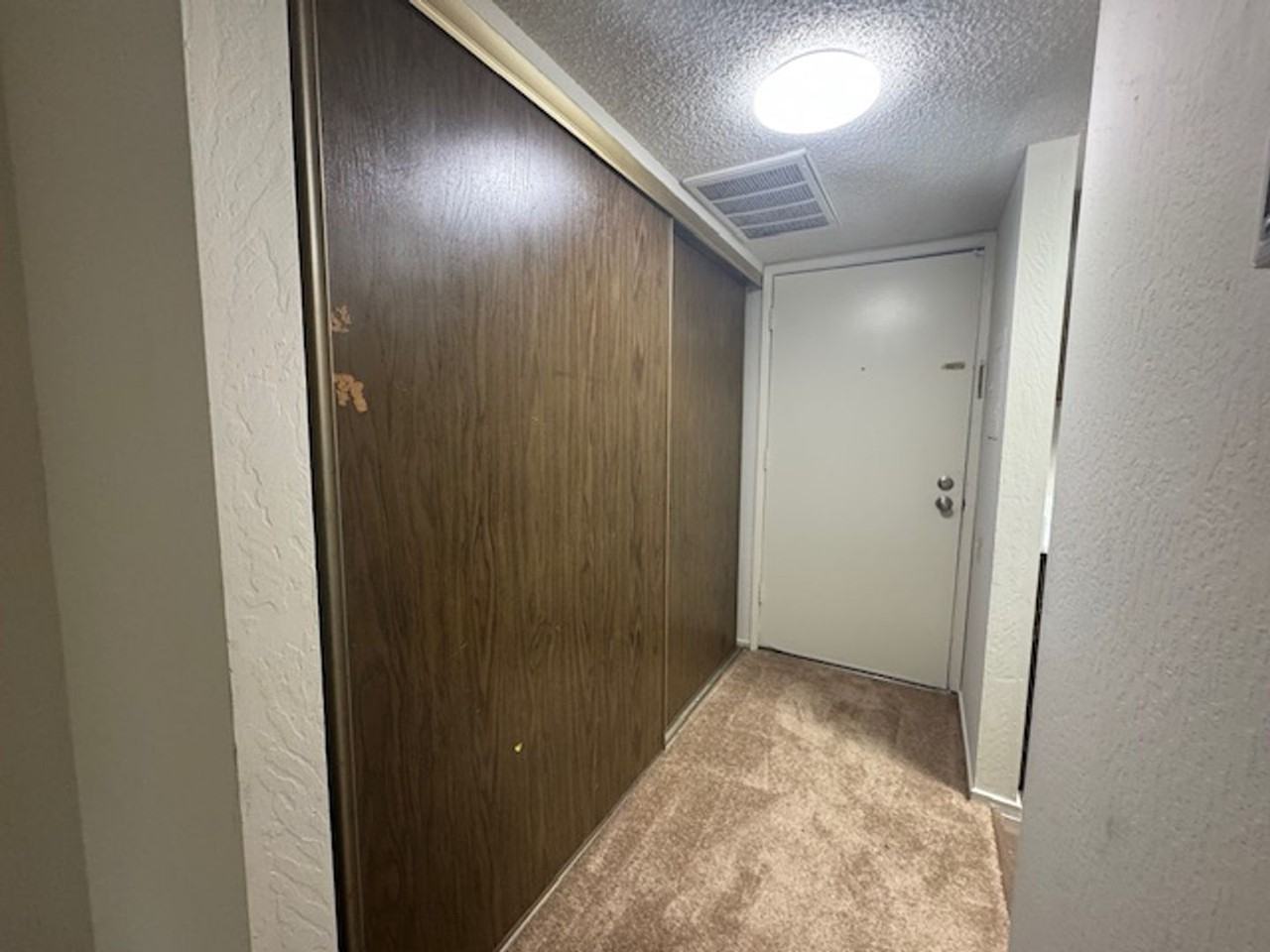 947 Fulton Ave - Photo 5 of 22