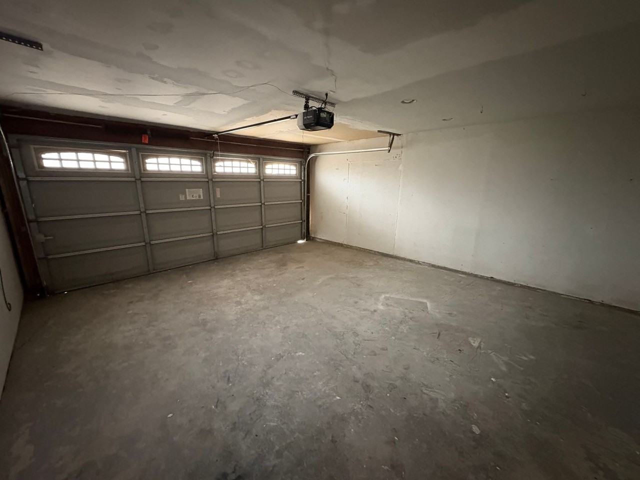 737 S Spruce St - Photo 2 of 23