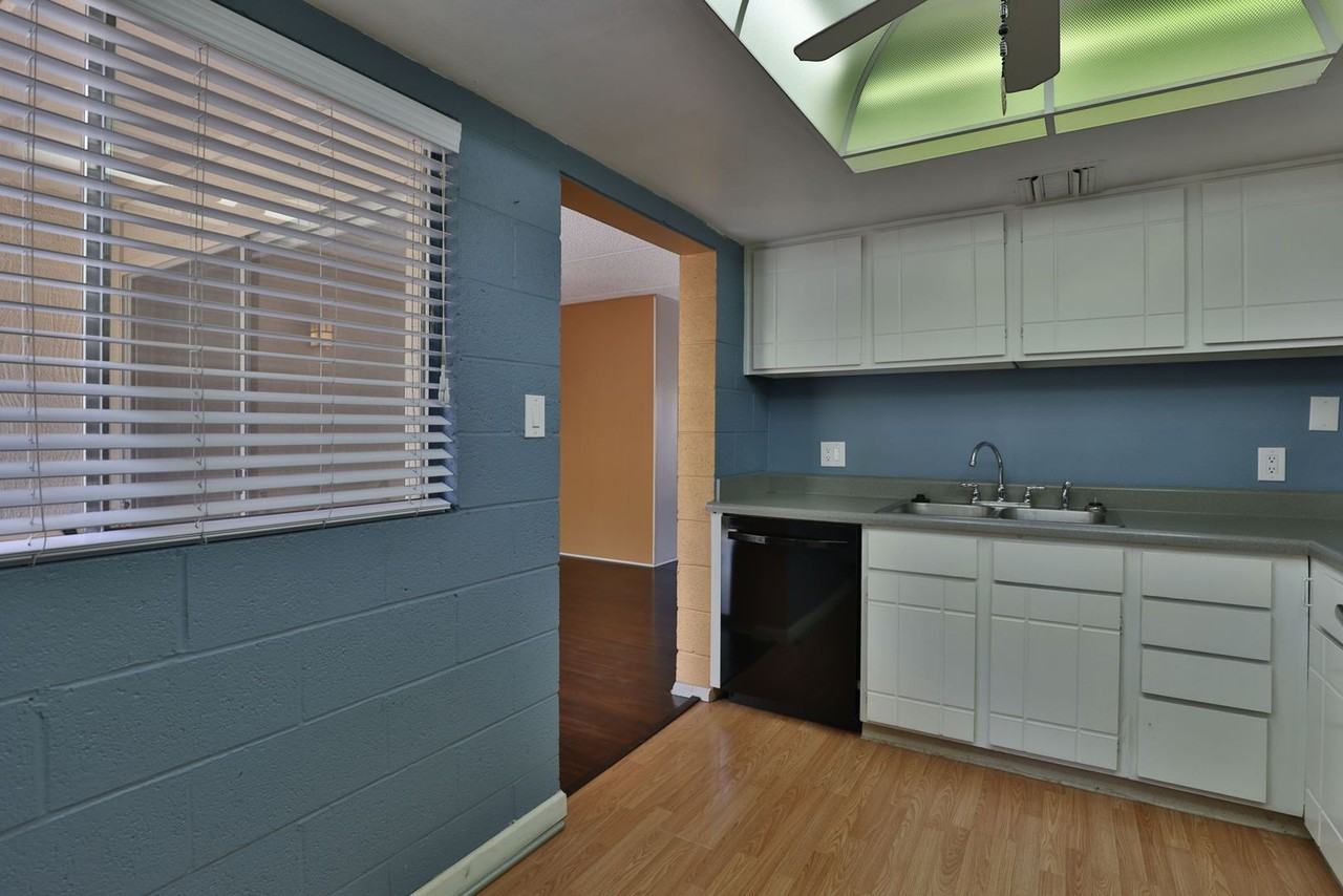 4201 E Camelback Rd #25 - Photo 7 of 31