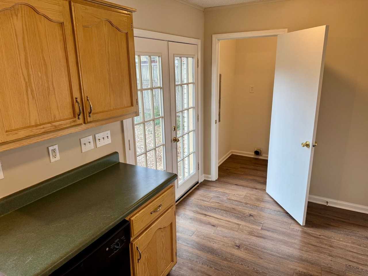 8241 Ashbrook Dr - Photo 5 of 16