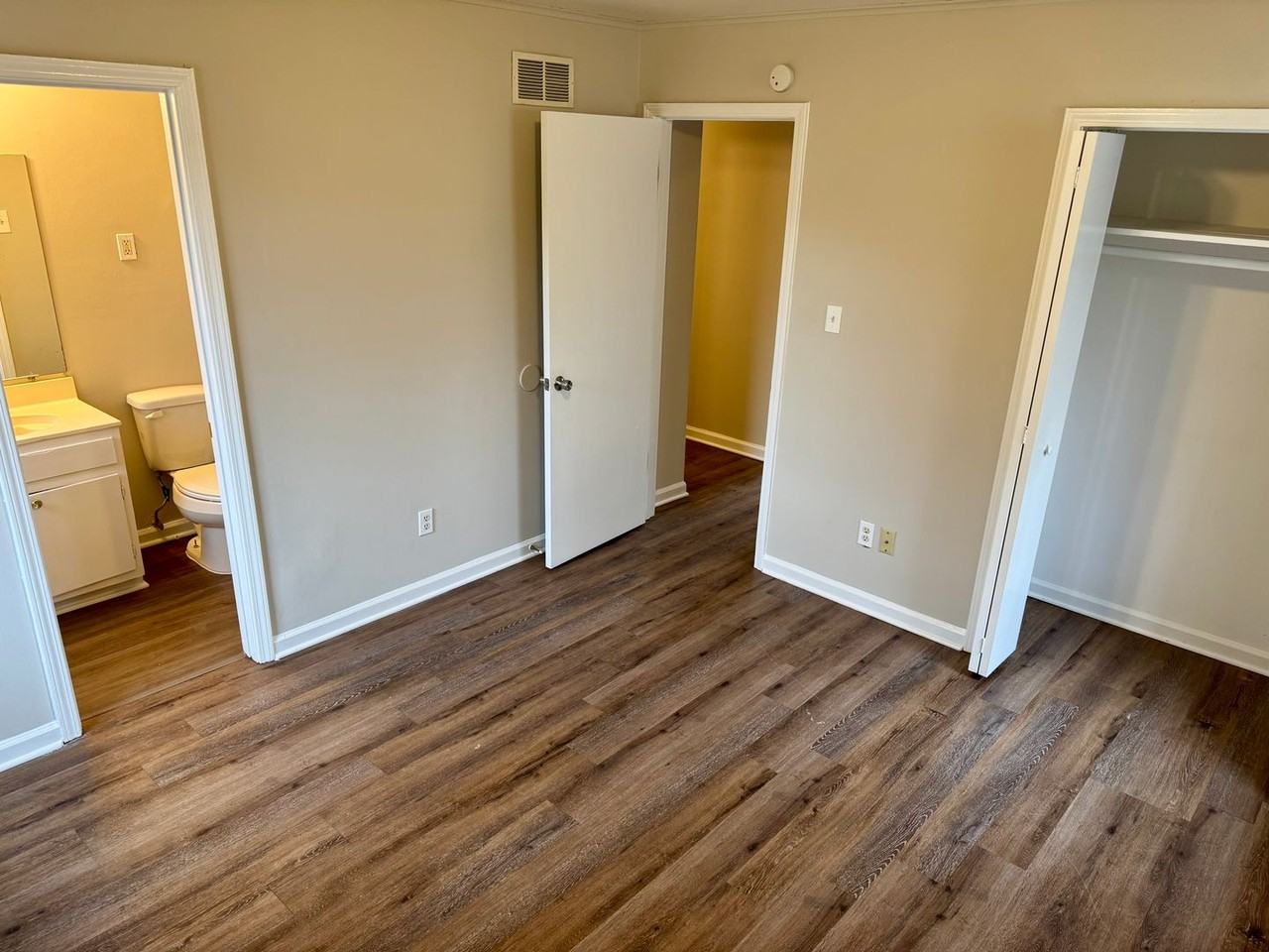 8241 Ashbrook Dr - Photo 7 of 16