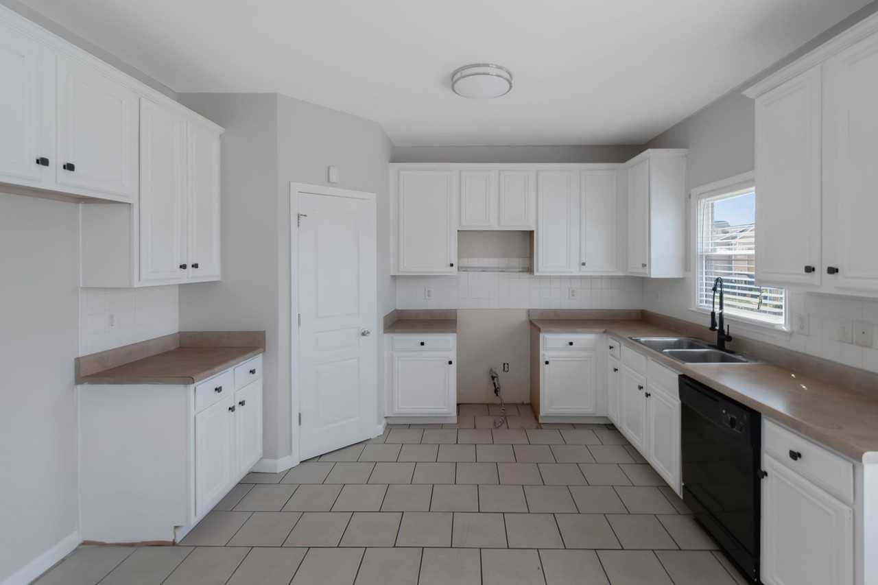 50 Trinity Ln - Photo 6 of 39