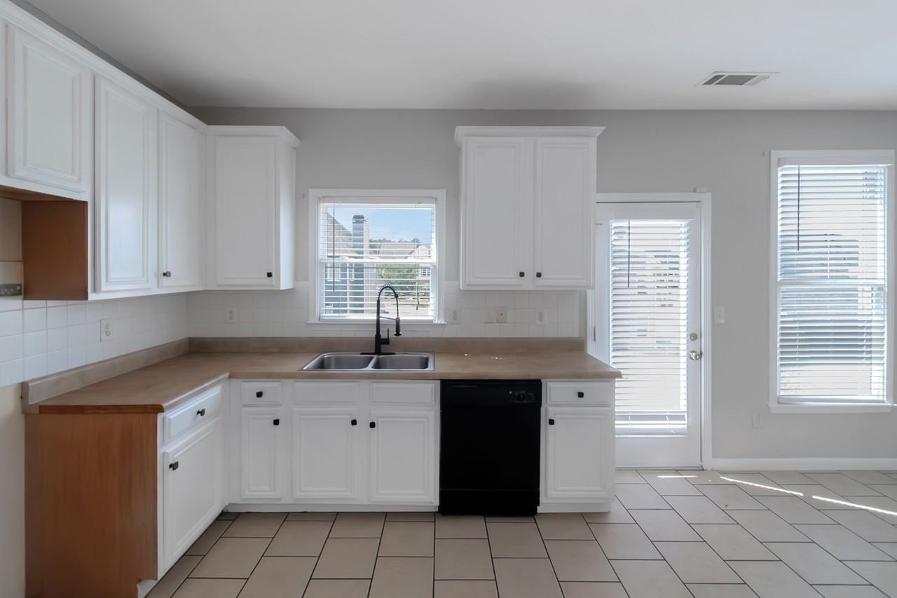 50 Trinity Ln - Photo 7 of 39