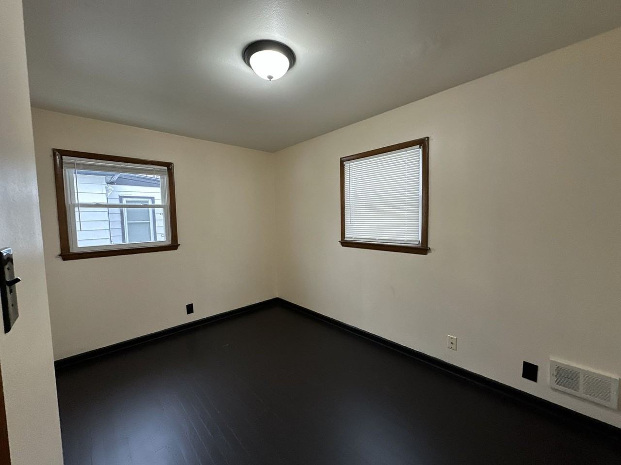 6528 W Lawn Ave - Photo 5 of 14