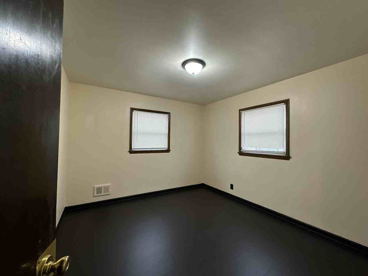 6528 W Lawn Ave - Photo 6 of 14