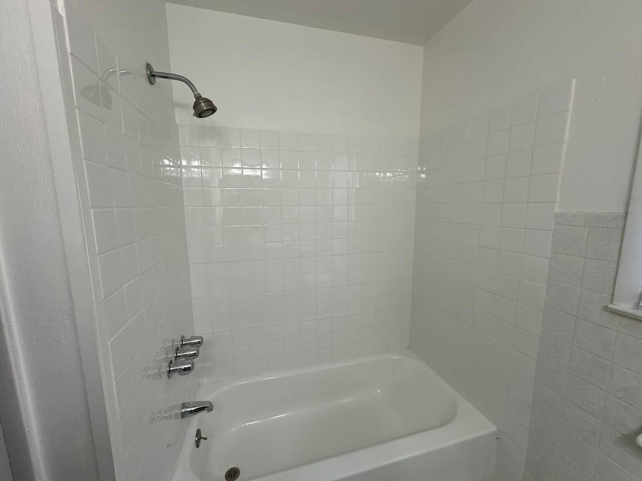 6528 W Lawn Ave - Photo 7 of 14