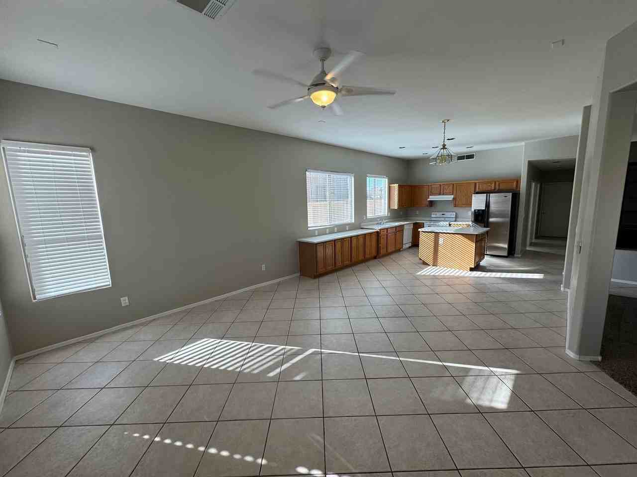 721 S Sycamore Pl - Photo 6 of 26