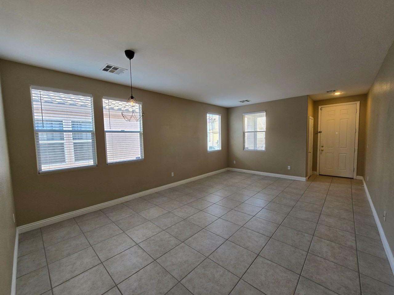 233 Country Greens Ave - Photo 4 of 21