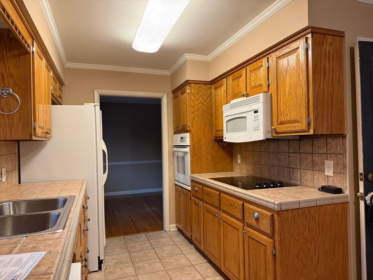 323 Auburn Dr - Photo 4 of 24