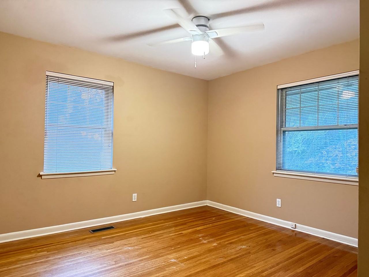 323 Auburn Dr - Photo 7 of 24