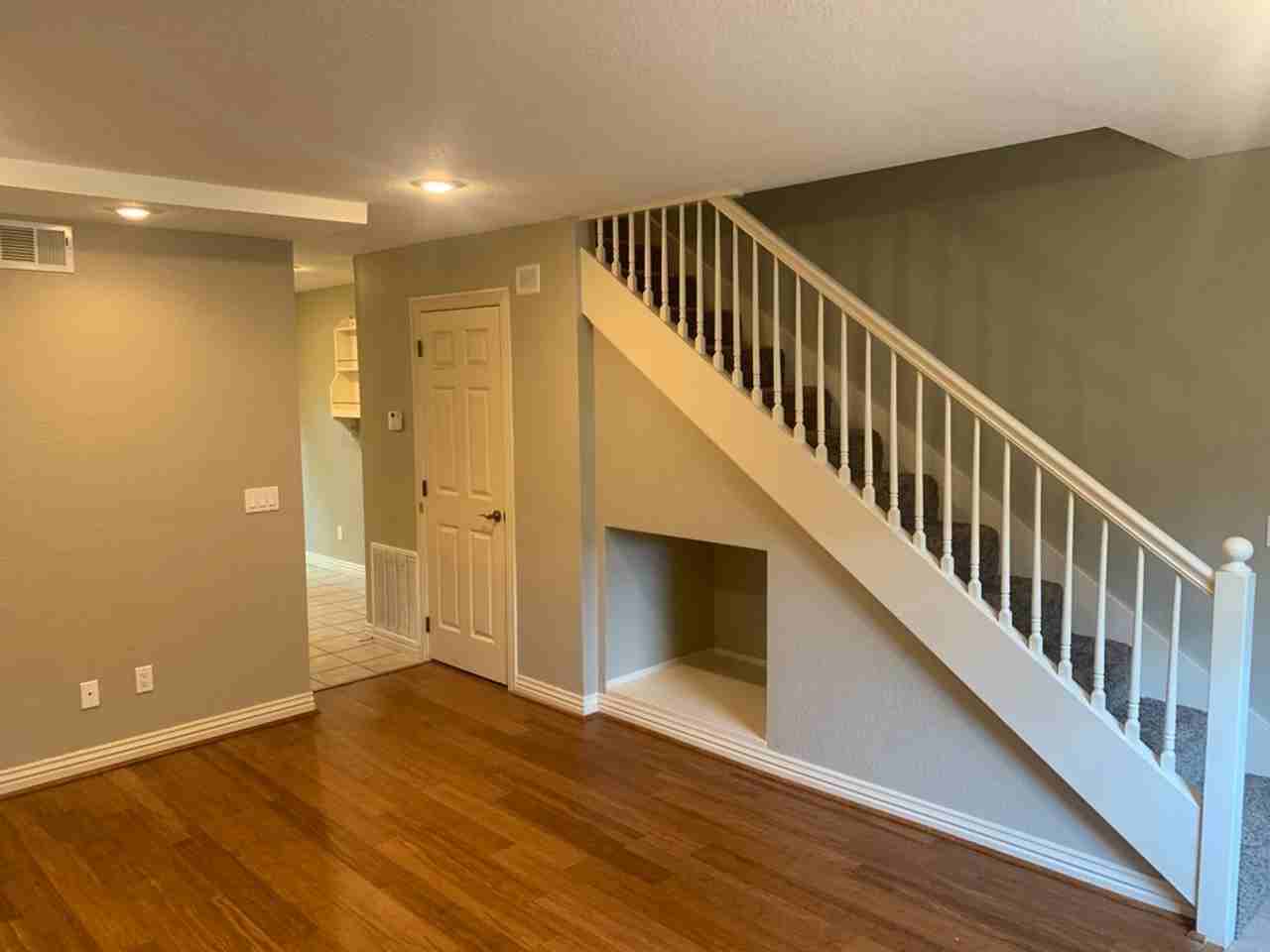 1376 N Oakland Ave - Photo 3 of 12