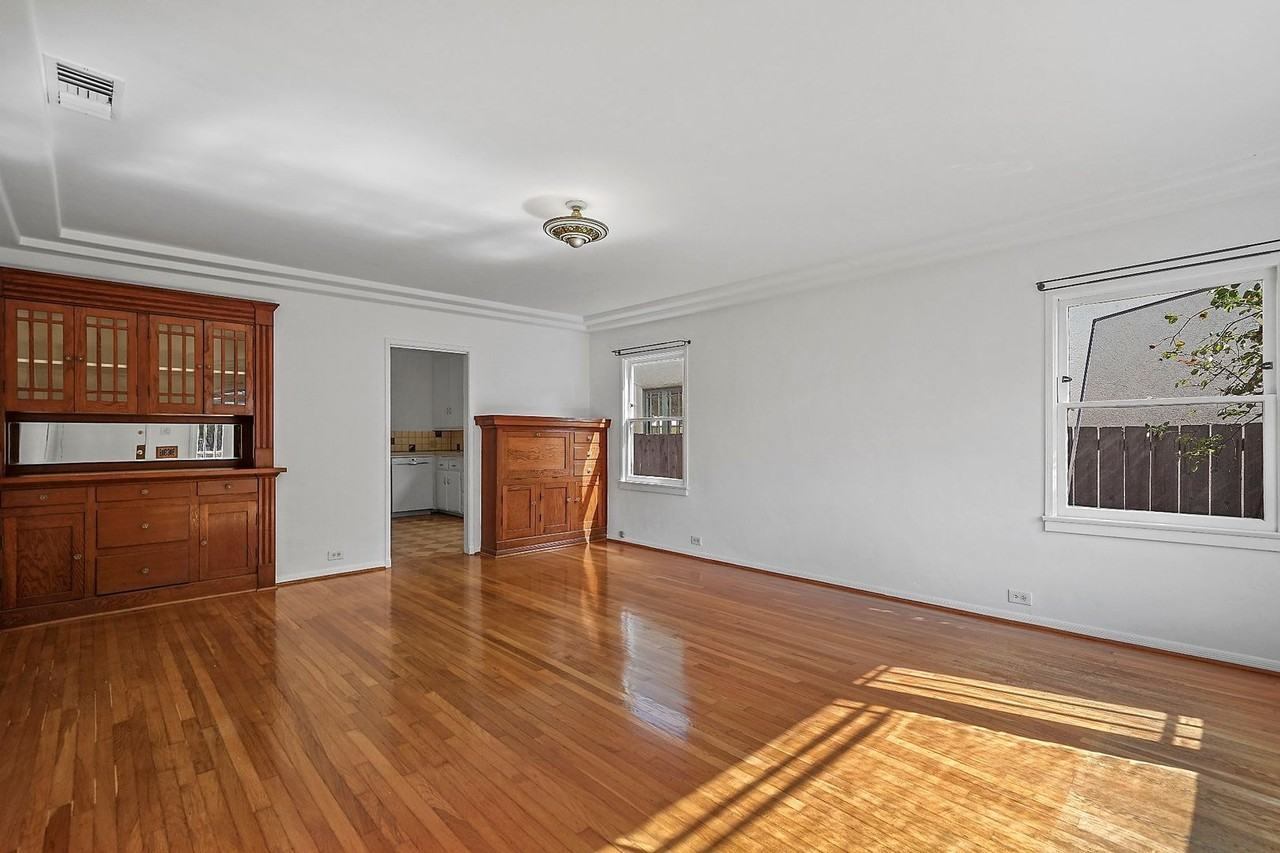 2132 Glencoe Ave - Photo 5 of 15