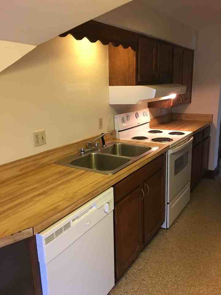 1529 Lee St E #C - Photo 7 of 10