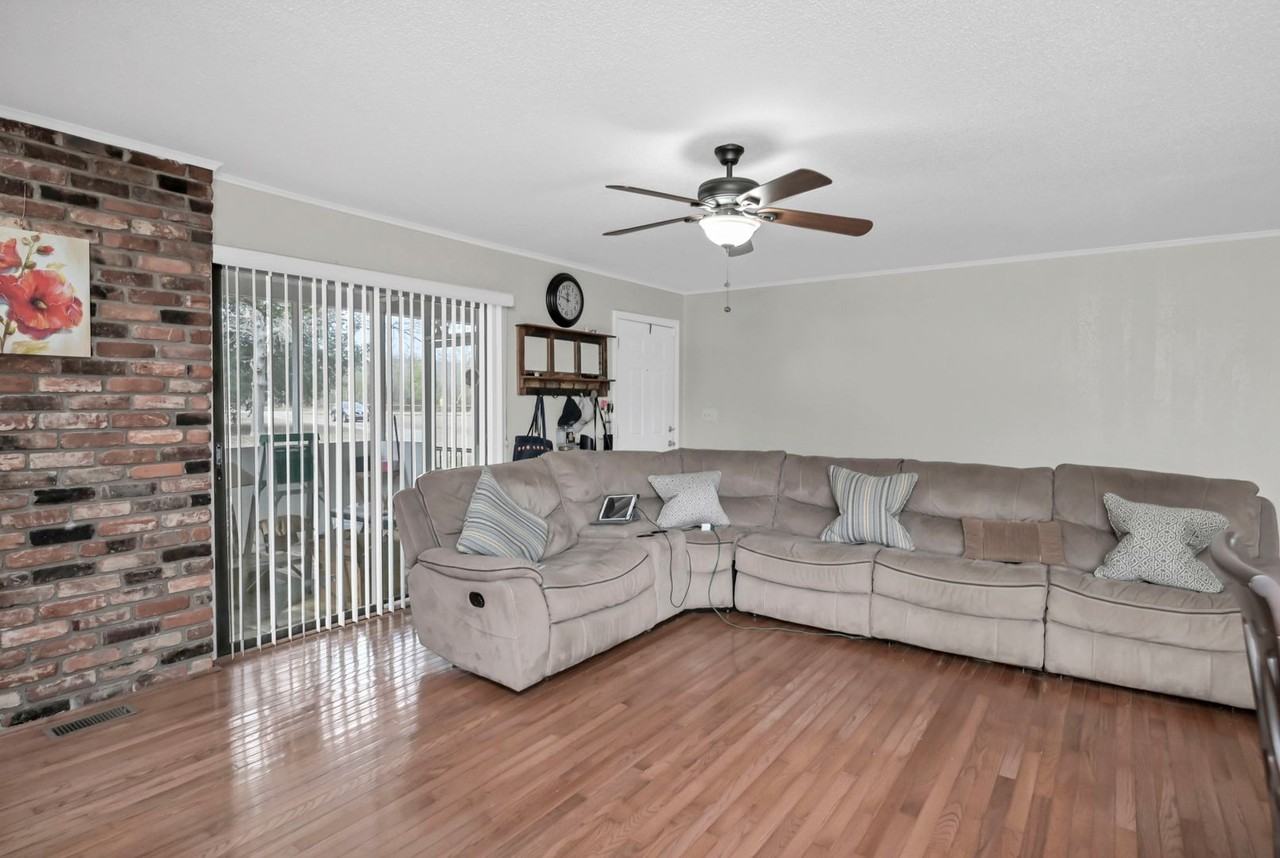 315 Gardners Terrace Rd - Photo 4 of 32