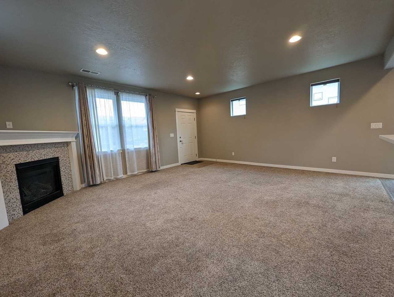 3036 Guadalupe Way - Photo 5 of 30