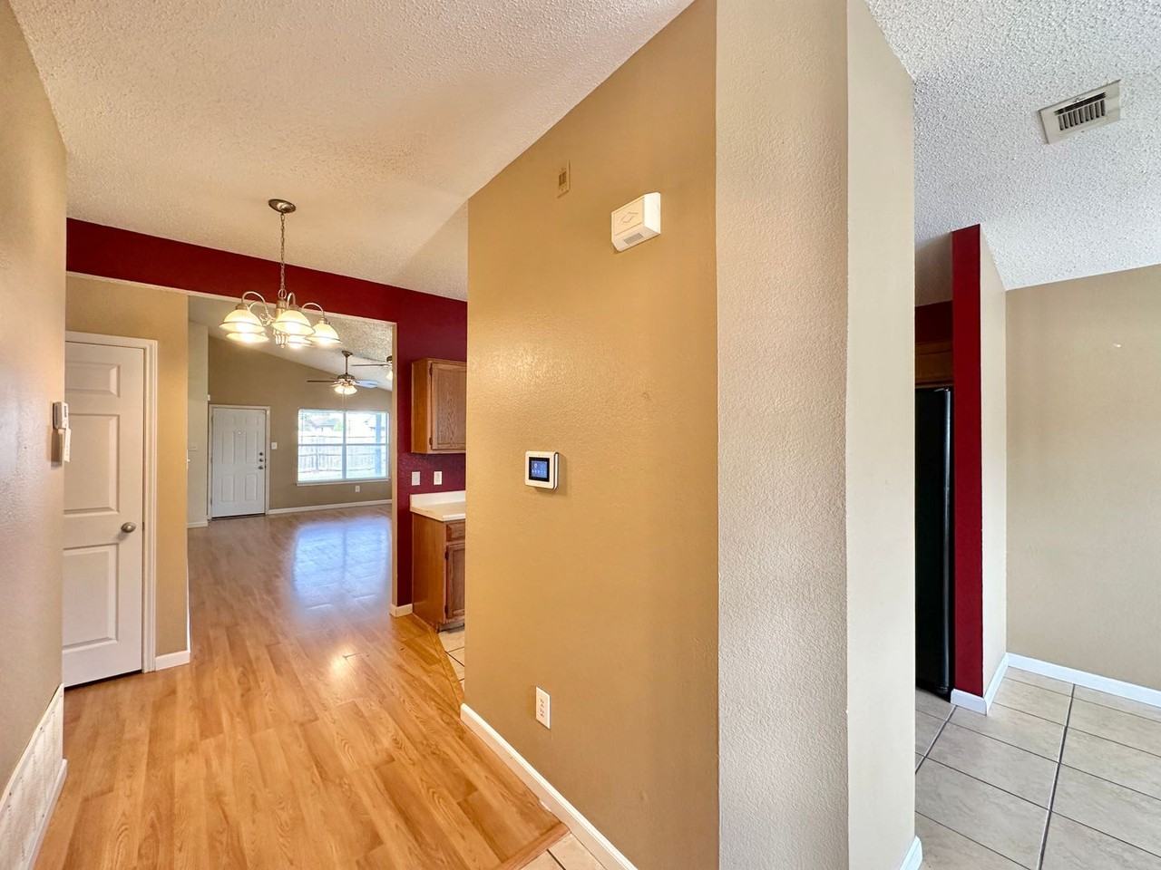 2309 Tracey Ann Ln - Photo 2 of 27