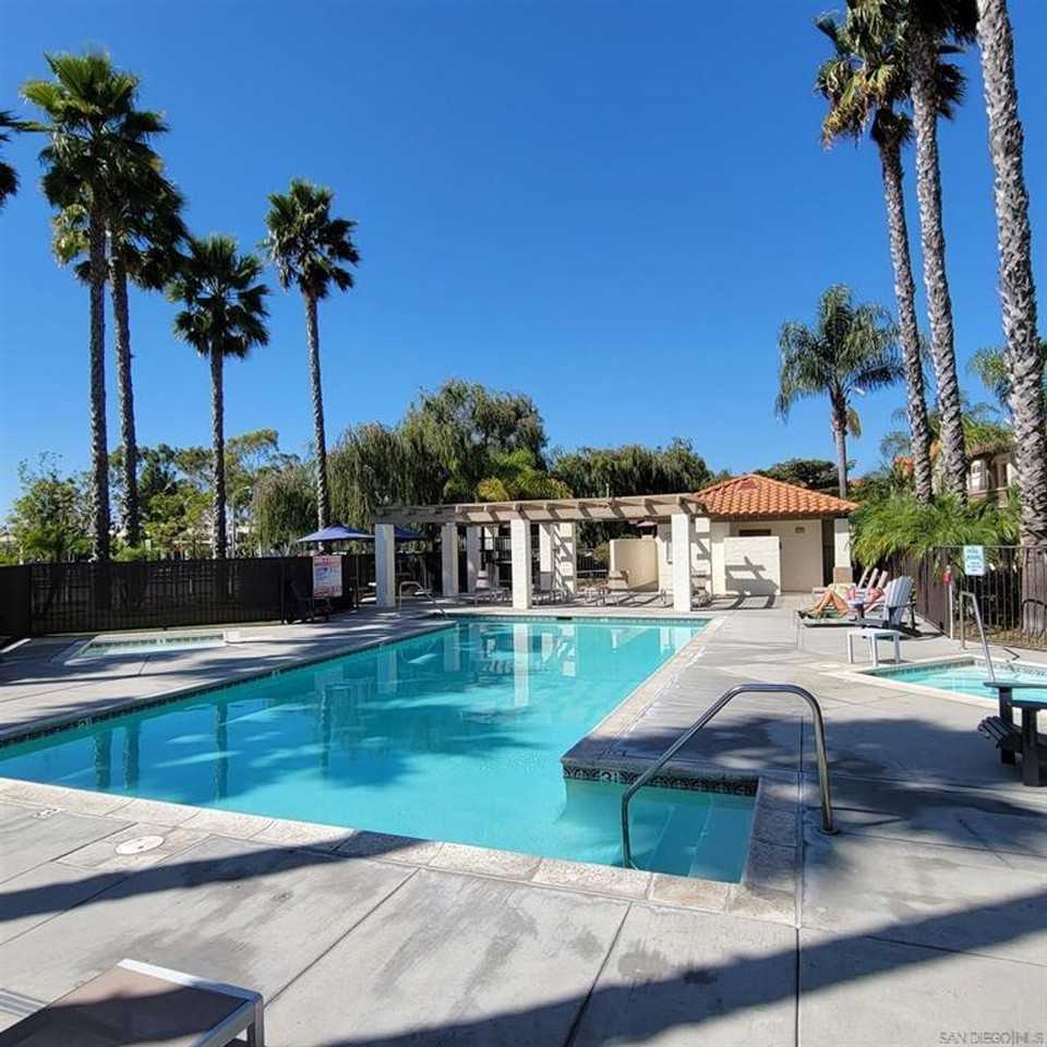 1470 Rancho Rose Way #34 - Photo 4 of 21