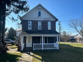 featured image of 418 S Center St