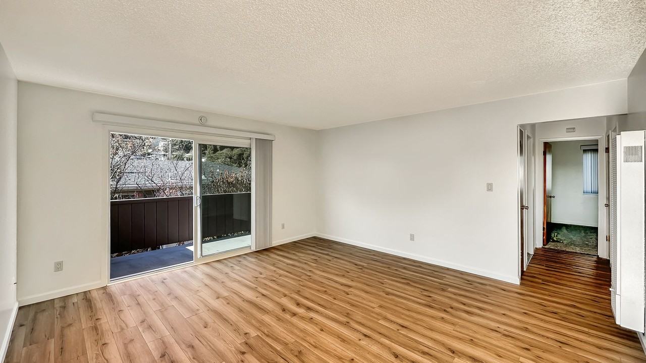 746 Adams St #5 - Photo 5 of 18