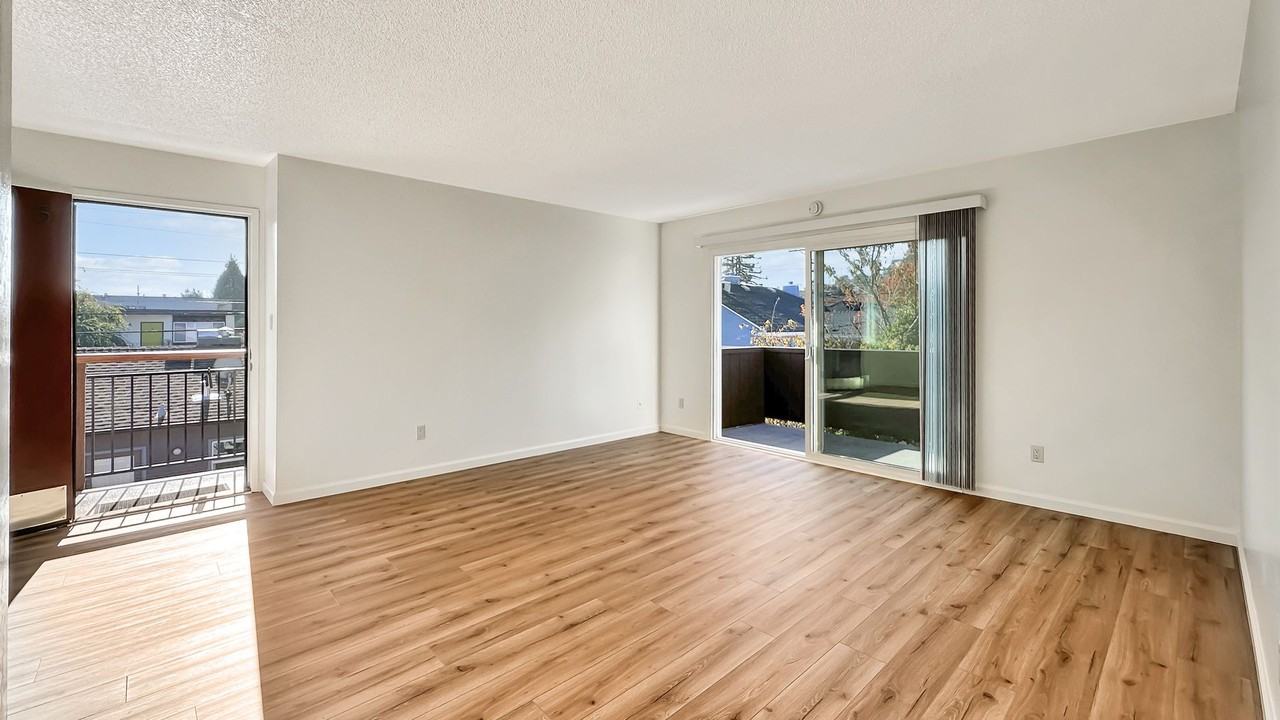 746 Adams St #5 - Photo 6 of 18