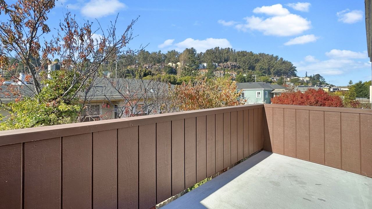 746 Adams St #5 - Photo 7 of 18