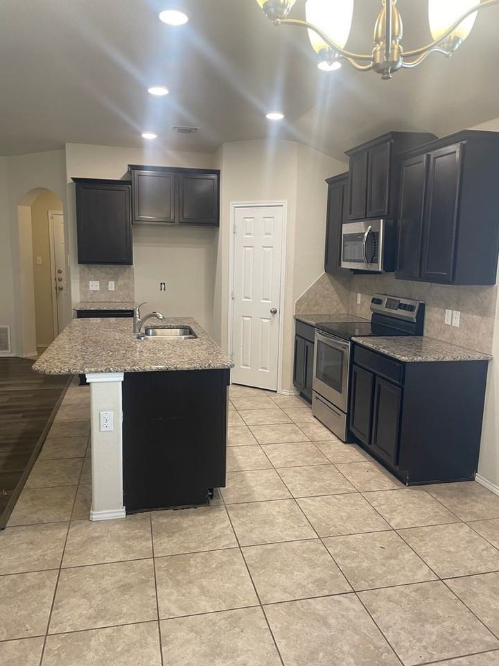 1227 Juneberry Park Dr - Photo 7 of 20