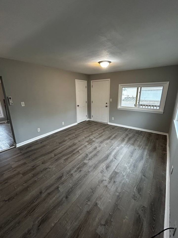 408 Hunter Ave - Photo 2 of 7