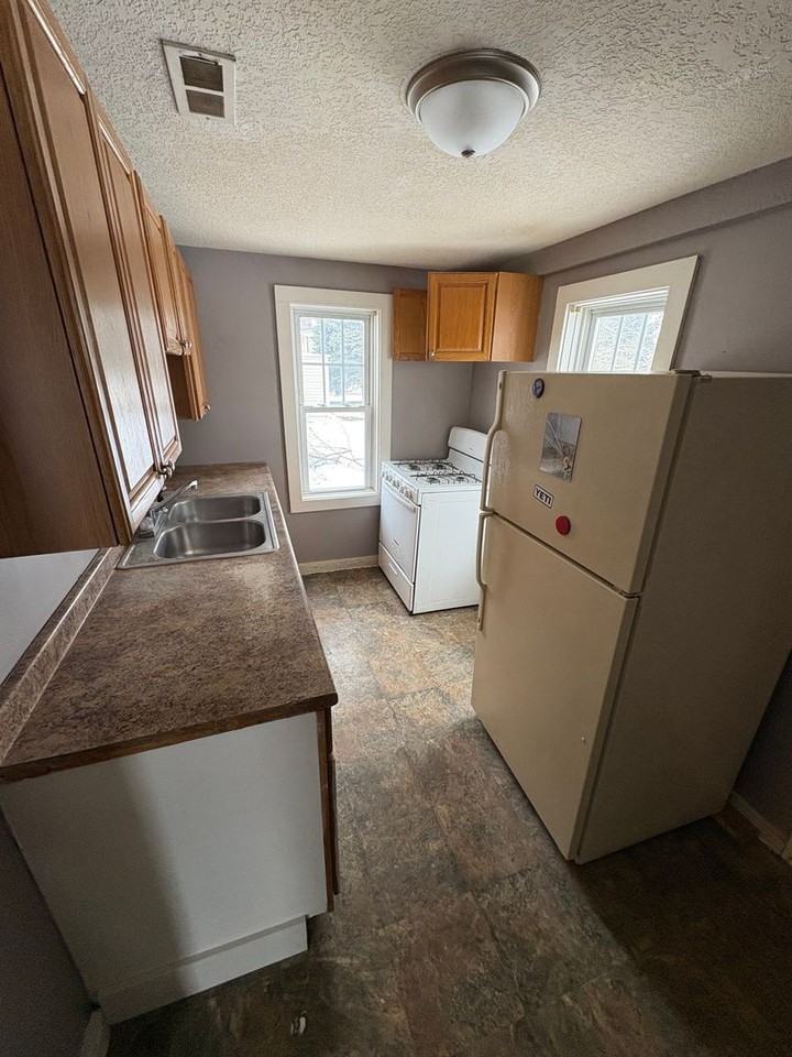 1009 South St - Photo 2 of 9