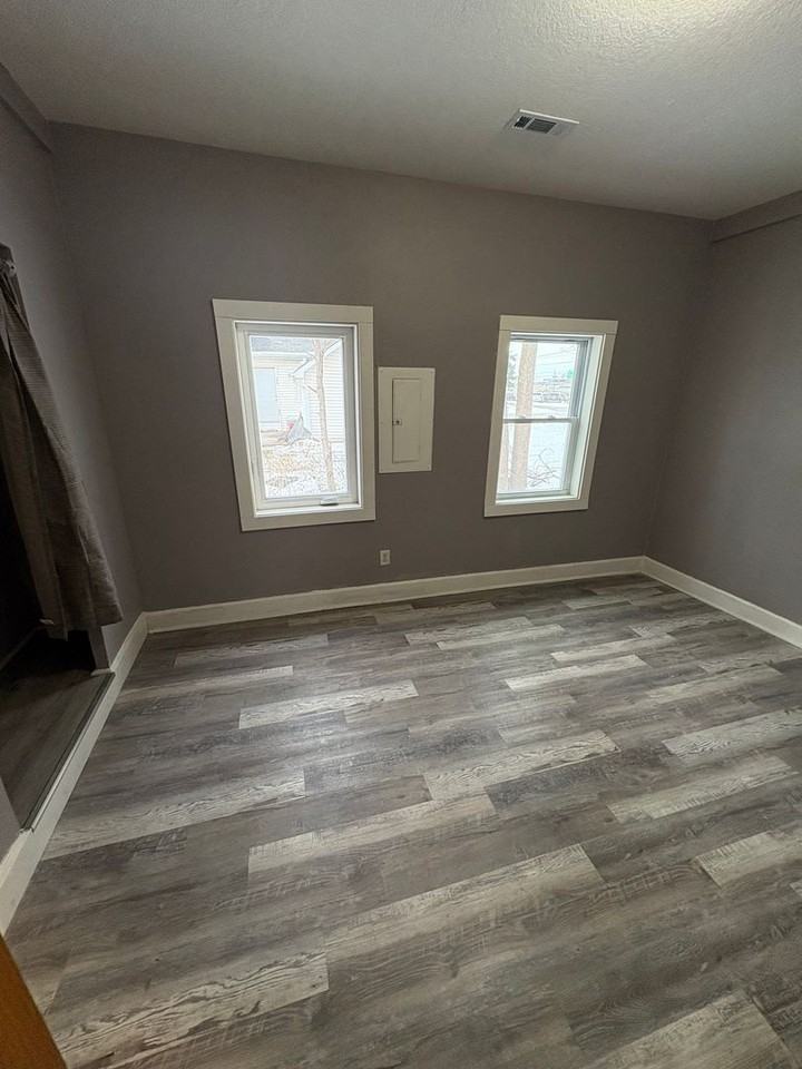 1009 South St - Photo 4 of 9