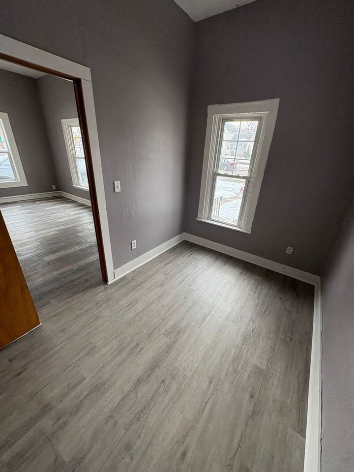 1009 South St - Photo 5 of 9