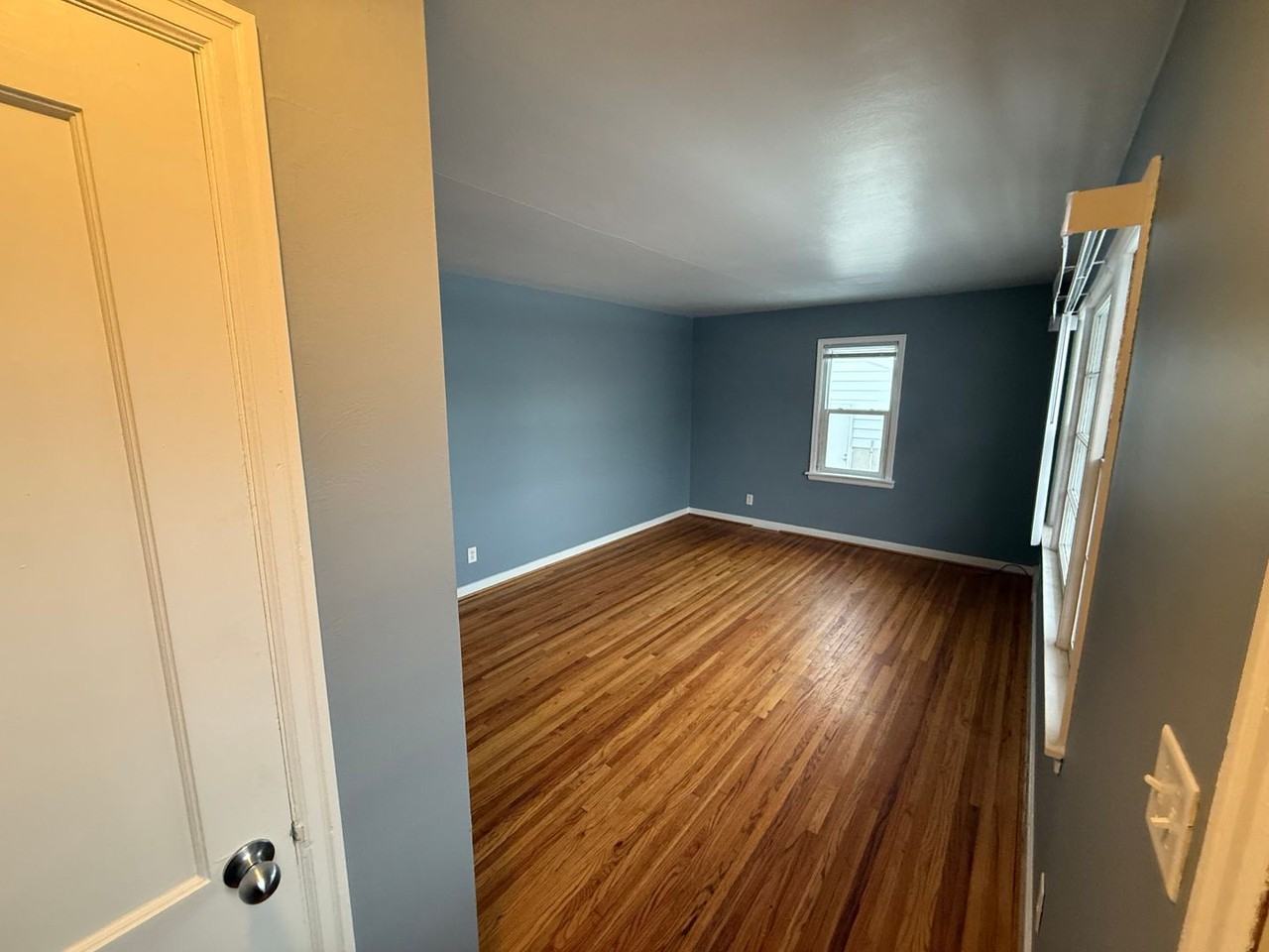 1104 1st Ave Se - Photo 4 of 20