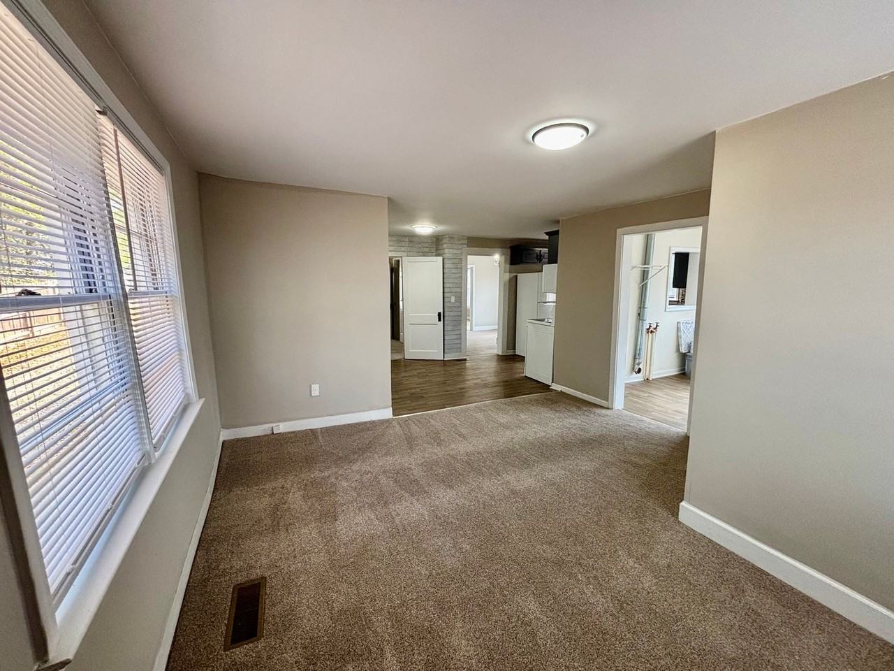 3302 N Bogan Rd - Photo 2 of 27