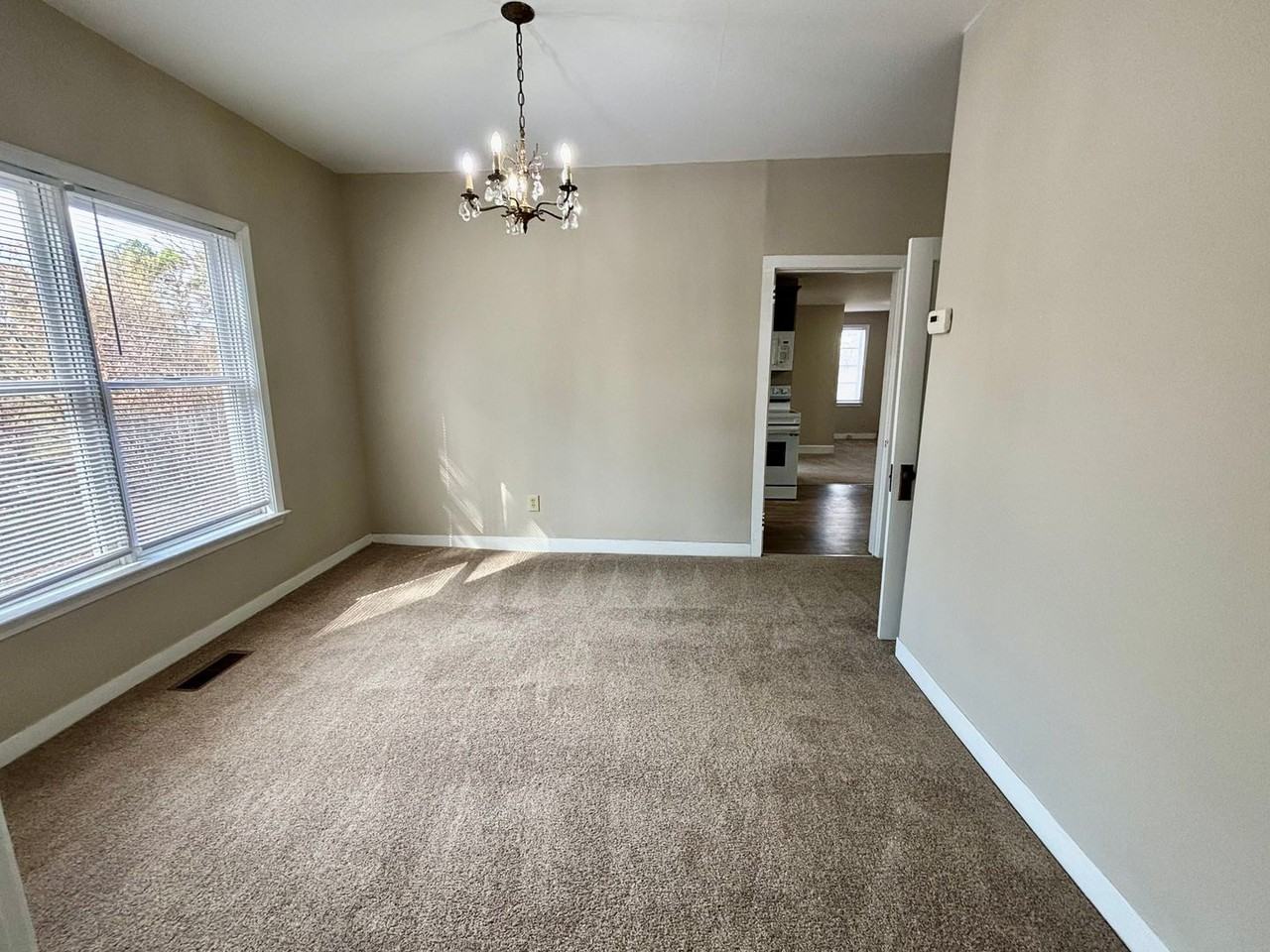 3302 N Bogan Rd - Photo 4 of 27