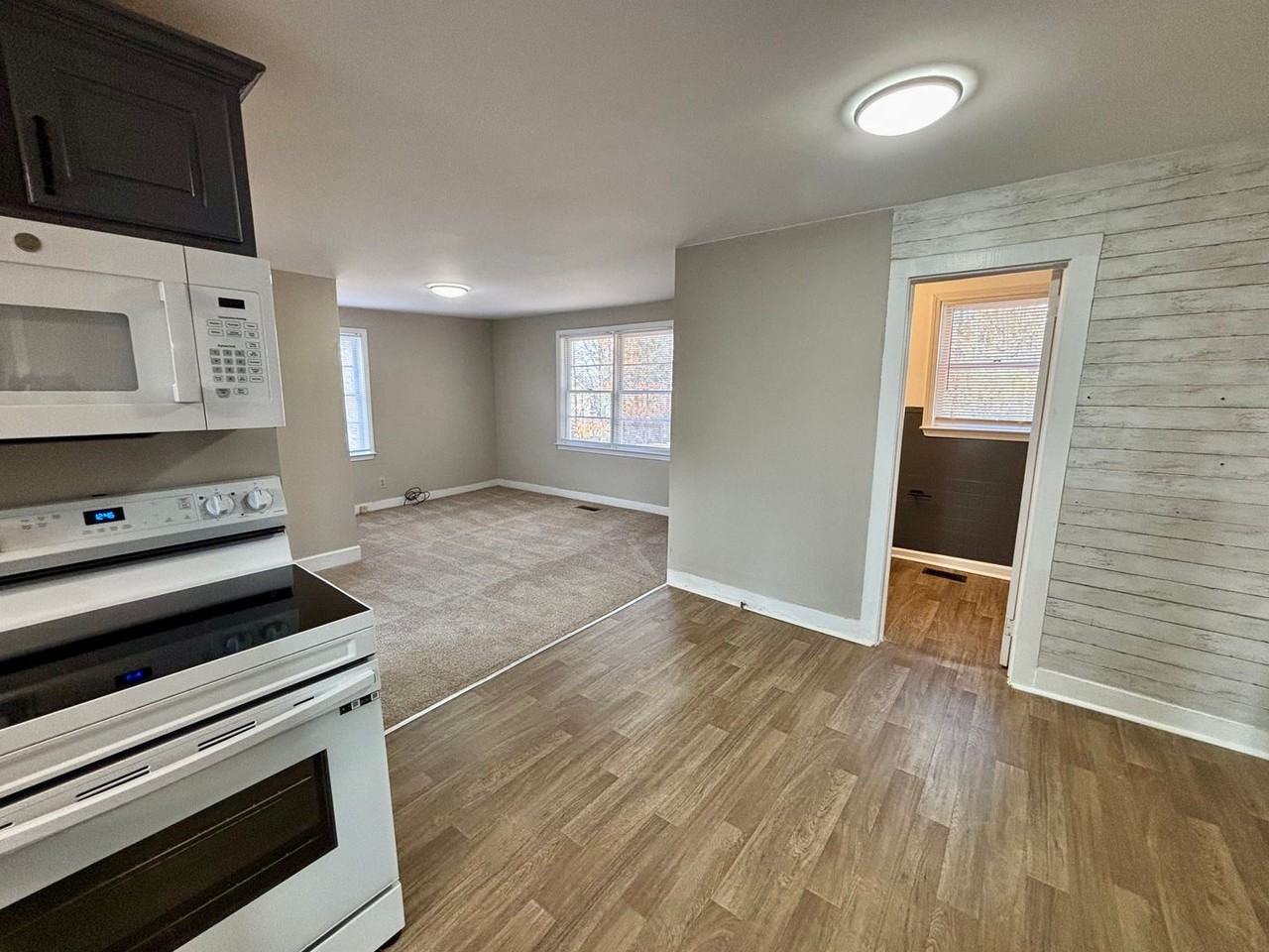 3302 N Bogan Rd - Photo 6 of 27