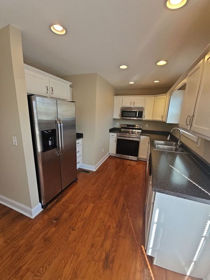 2015 Reserve Dr - Photo 2 of 14