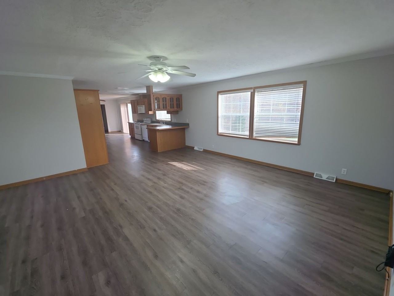 124 Lake Ln - Photo 5 of 18